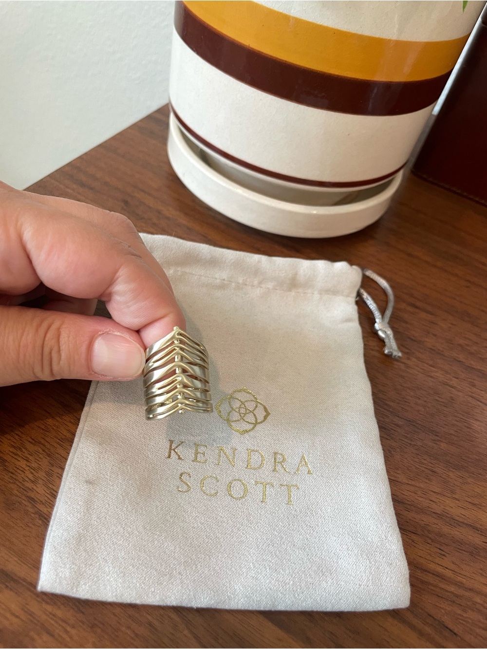 Kendra Scott Gold Statement Ring Size 6